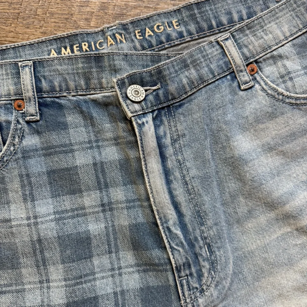 American Eagle Denim Highest Rise Mom Shorts, Women's Size 14 - Picture 2 of 6